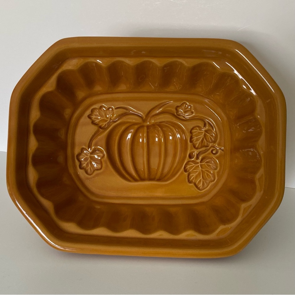 Crate & Barrel Pumpkin Mold Bowl Casserole Brown Glazed Ceramic Fall 8.5” X 7”